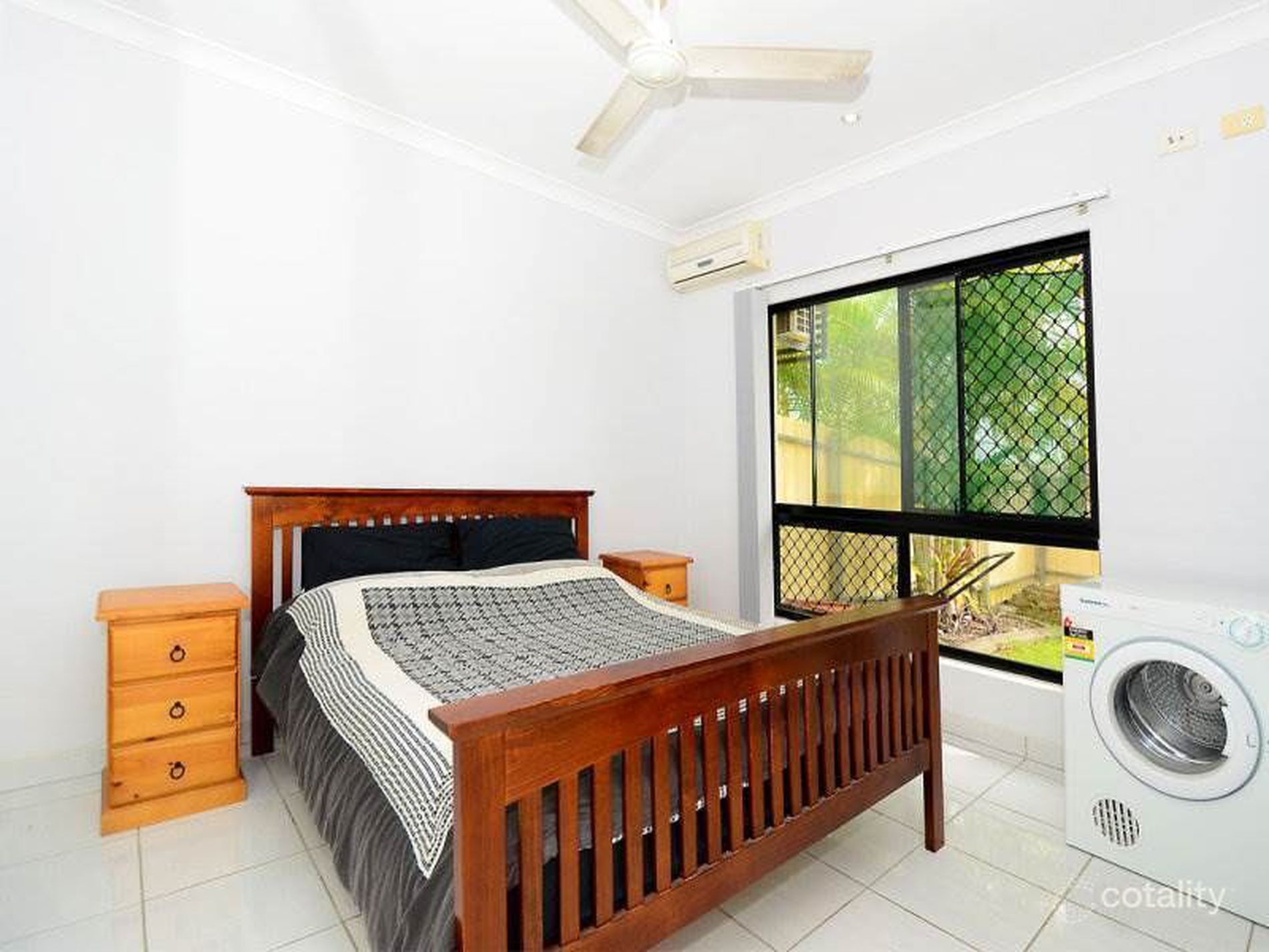 8 / 11 Sonder Crescent, Bakewell