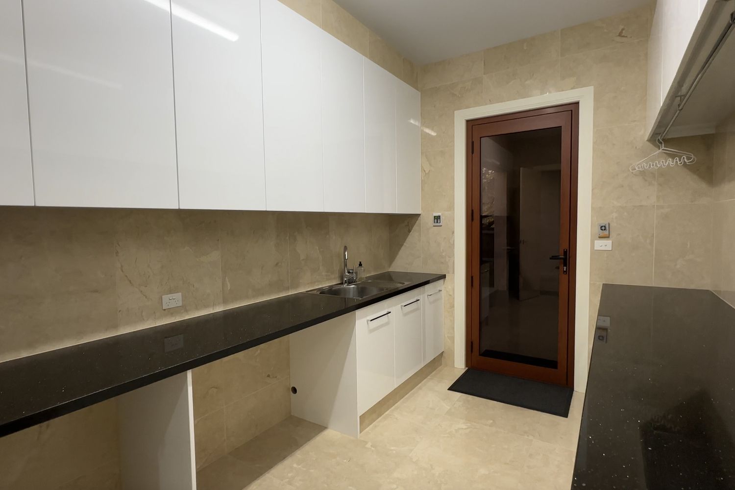 145 Barnes Boulevard, Horsham