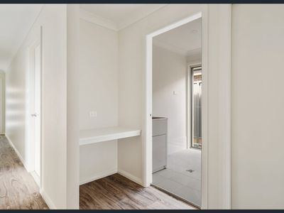 30b Violet Circuit, Dubbo
