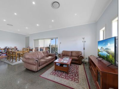 7 Sanctuary Place, Hillvue