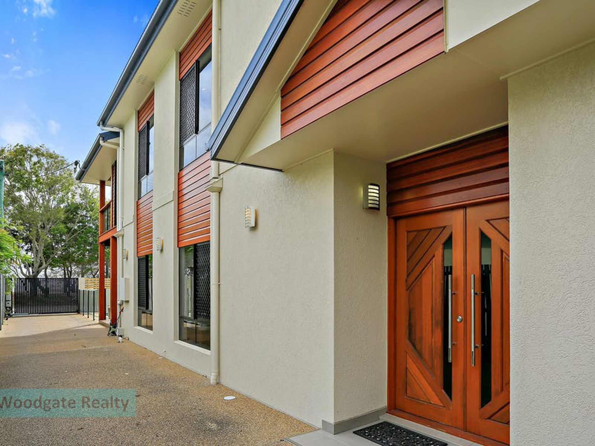 31 Esplanade, Woodgate