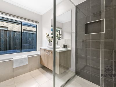 7 Brightstone Drive, Clyde North