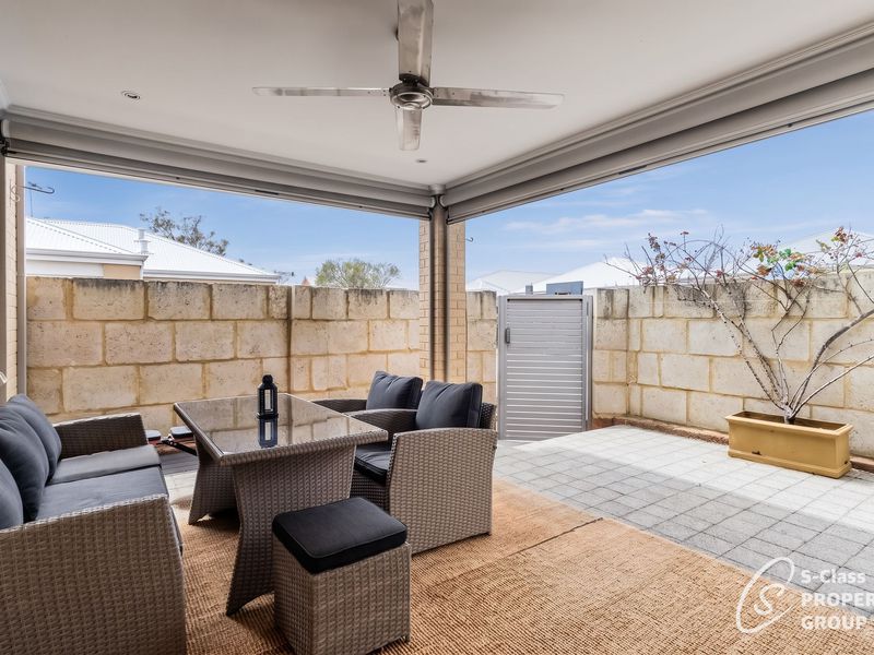 33 Barrington Avenue, Champion Lakes