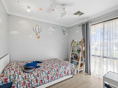 52 Sanderling Drive, Thornlie