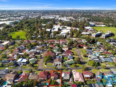 10 Messines Avenue, Milperra