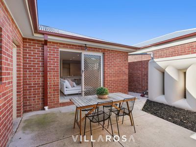 1 / 11 FILIPPIN COURT, Werribee