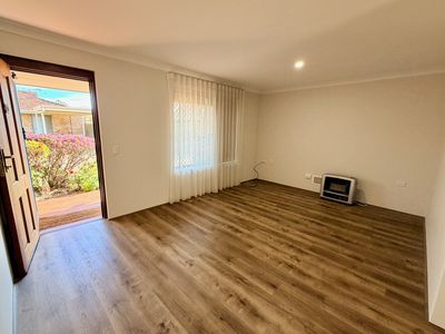 23 / 2 Theakston Green, Leeming