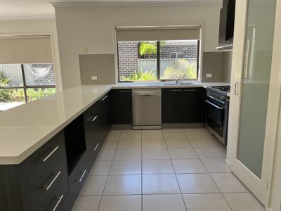 11 Grebe Court, Lara