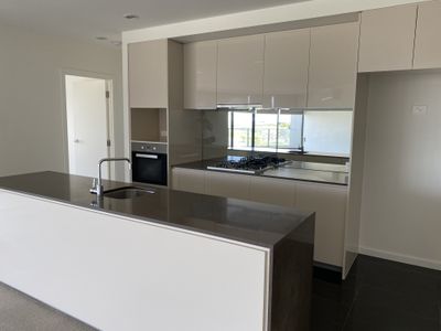 123 / 50 Catamaran Drive, Werribee South