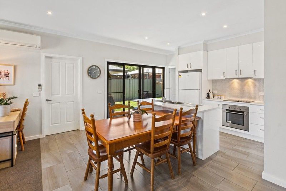 87 Cambridge Drive, Mansfield