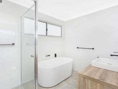 1 / 28 Lord Howe Avenue, Shell Cove