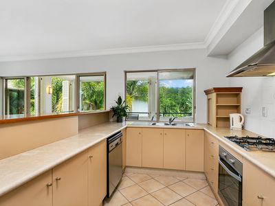 715 / 2 Greenslopes Street, Cairns North