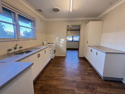 10 Dawson Street, Forbes