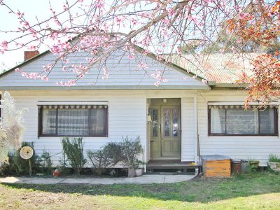 11 Happy Valley Road, Ovens