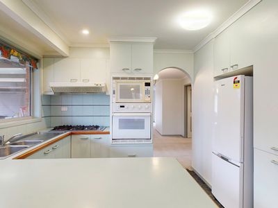 15 Lauren Court, Kangaroo Flat