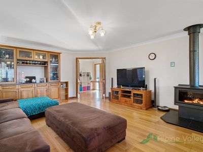 14 Allamar Court, Tawonga South