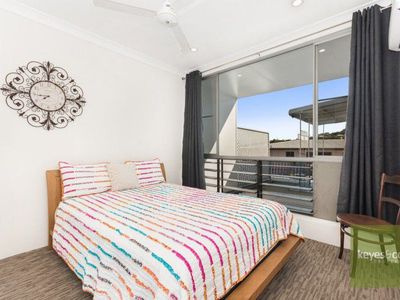 8 / 2 Victoria Street, Townsville City