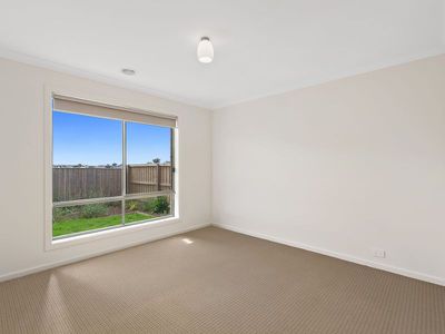 16 Blackwattle Court, Mernda