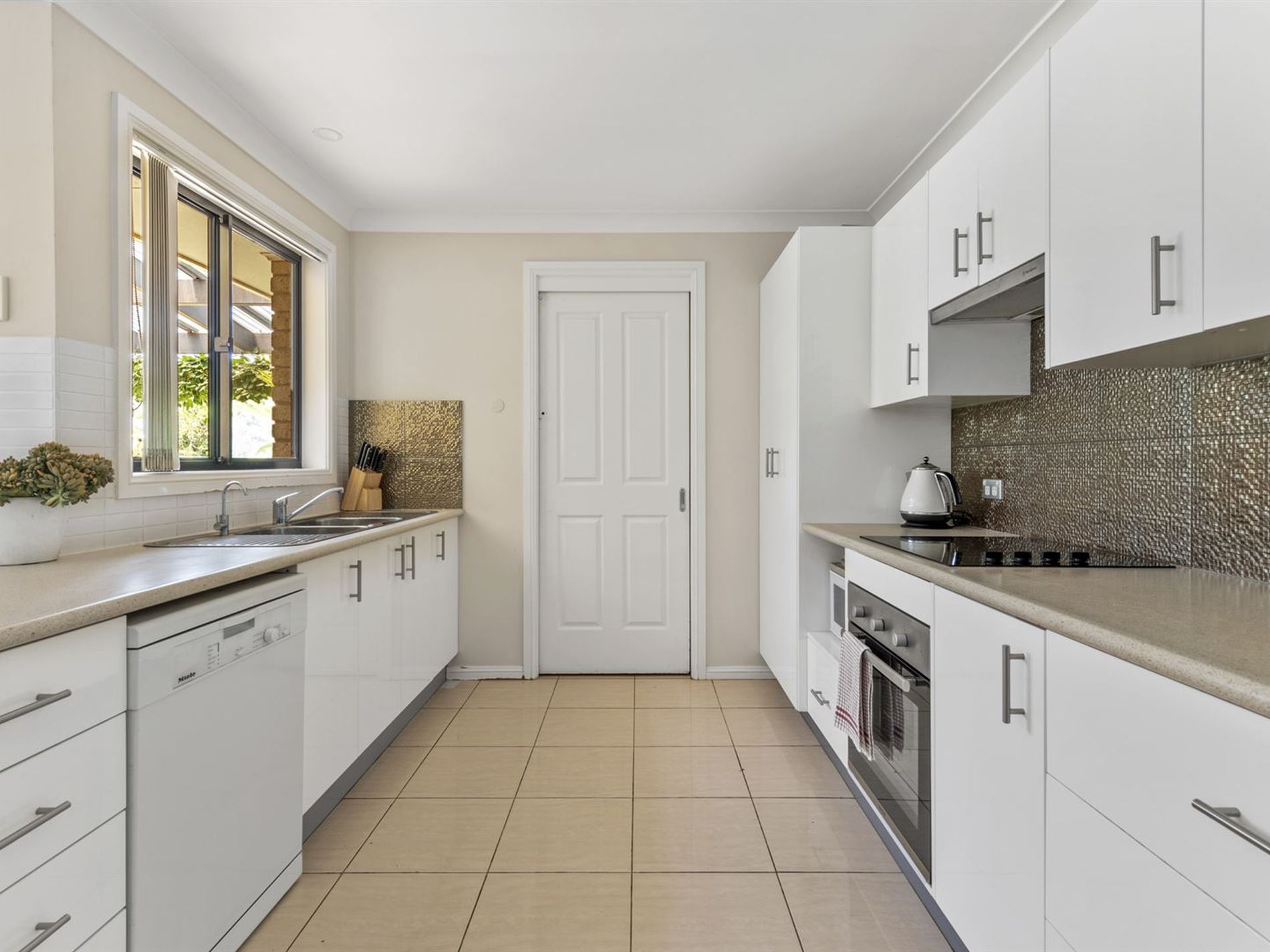 14 Price Parkway, Milton