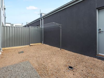28 Baldwin Road , Fraser Rise