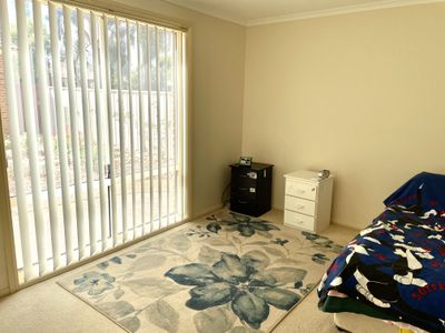 2B Ritchie Close, Griffith