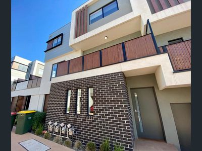 16 / 15-19 Mullenger way , Braybrook