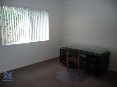 1 / 67 Dennis Road, Springwood
