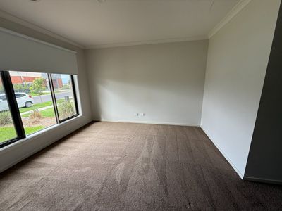 4 Gulf Road, Point Cook