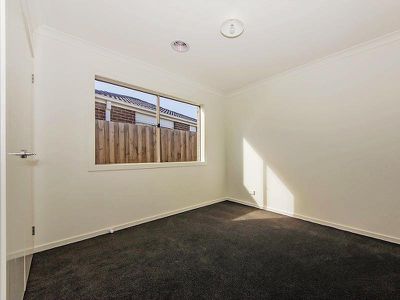 33 Morgan Crescent, Werribee