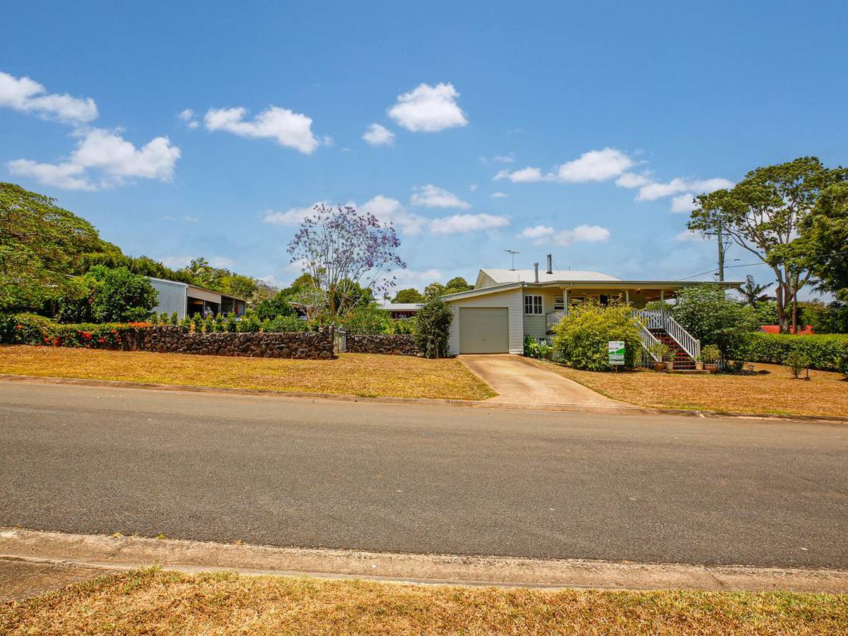 10 Barrine Road, Yungaburra