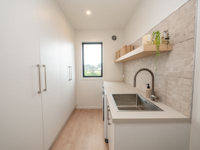 A / 24 Dundonald Street, Tainui