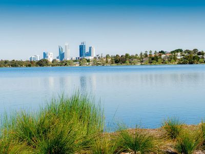 Unit 2/3 Leeder Street, Glendalough