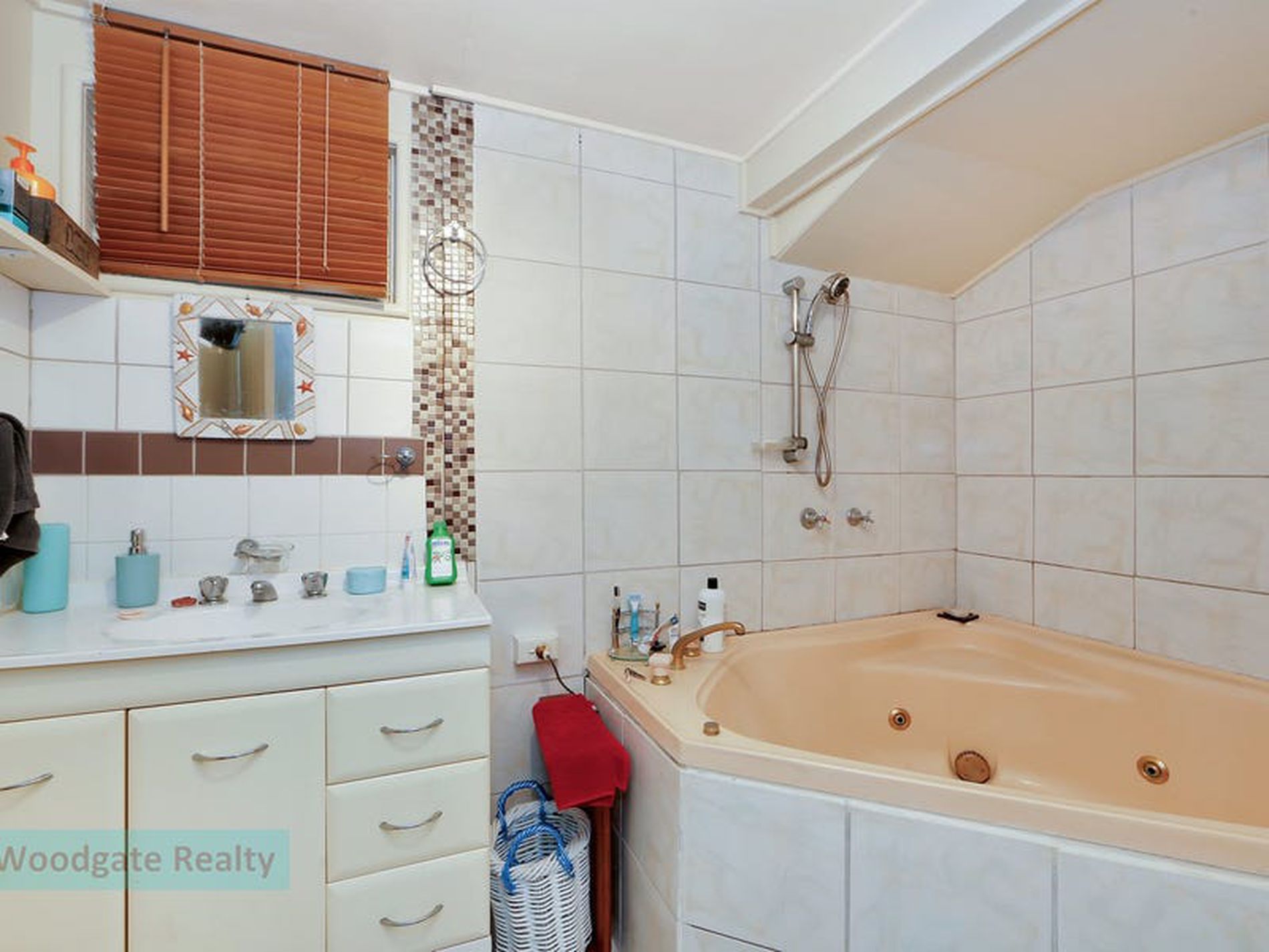 8 Fifth Ave, Woodgate