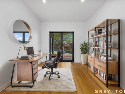 5 / 5-6 Chelsworth Place, Caroline Springs