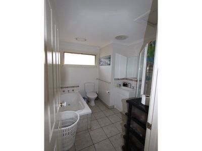 7 Smeaton Close, Lara