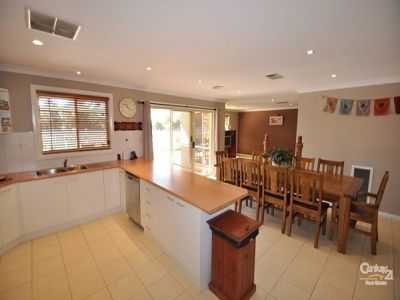 1 Hastings Court, Dubbo