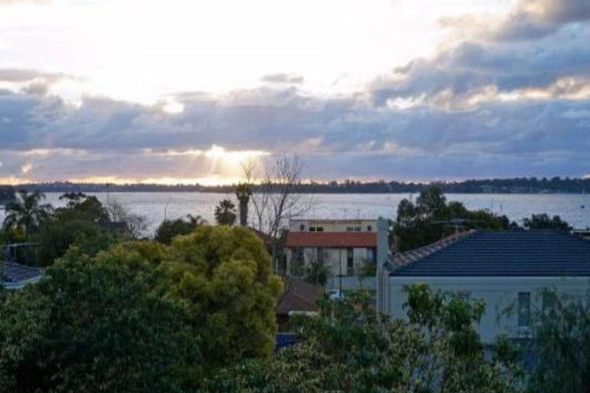 22 Robert Street, Como