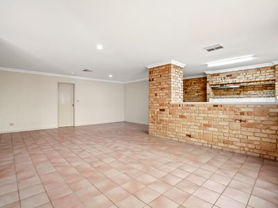 16 Frigate Close, Waikiki