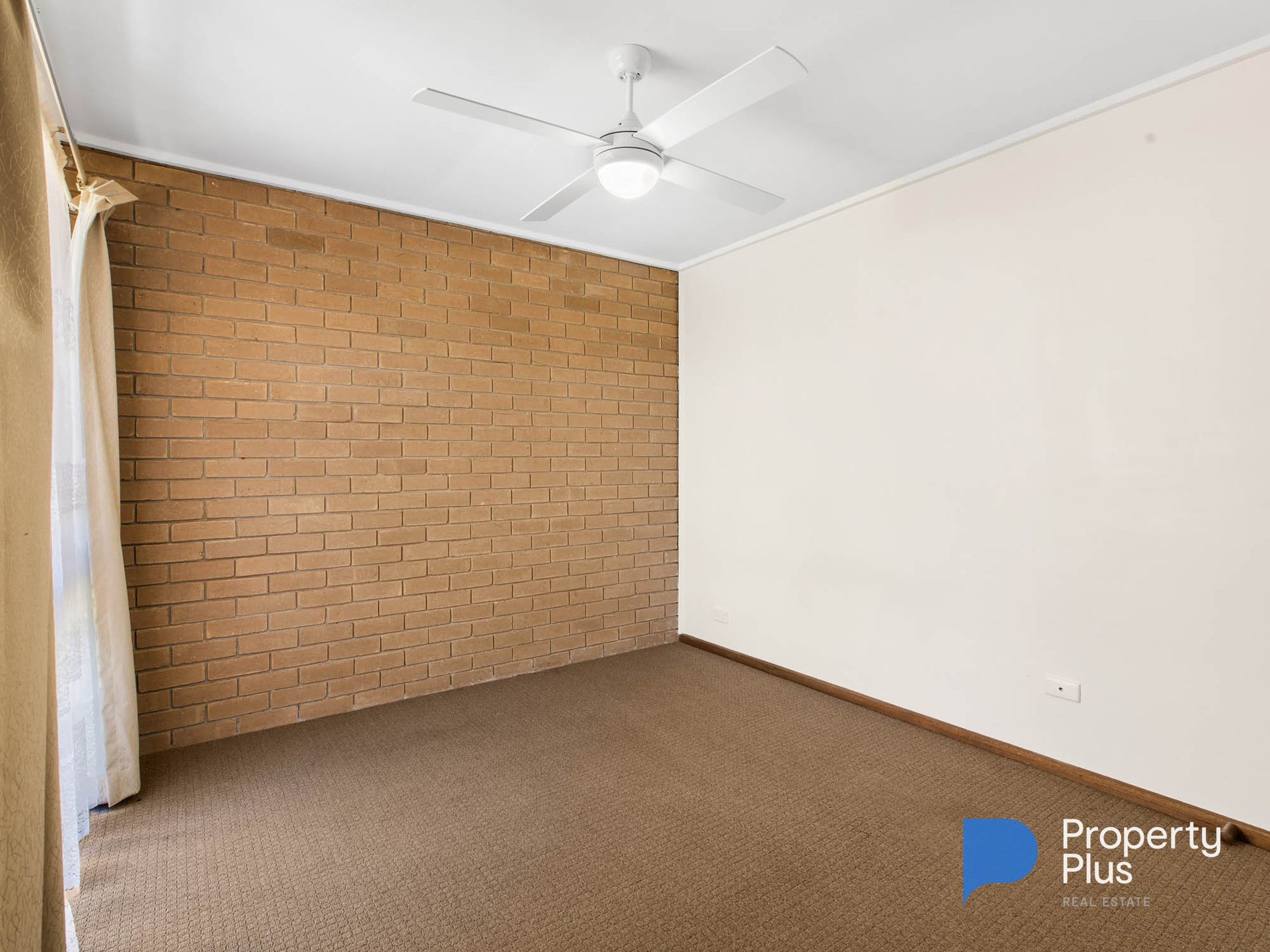 4 / 2 Hallam Street, Flora Hill