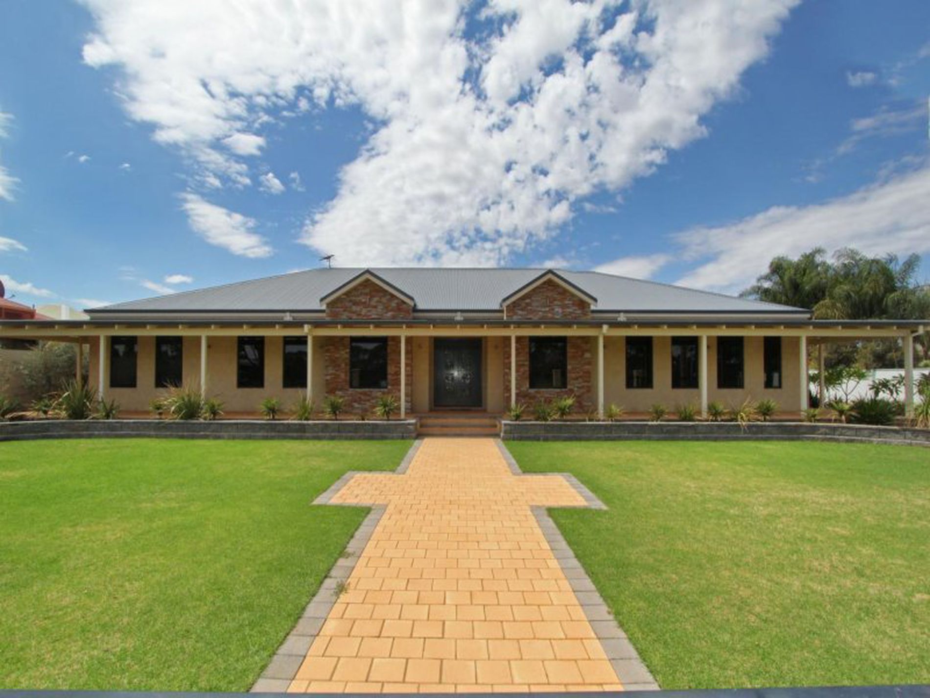 19 Gatacre Drive, Somerville