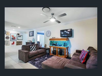 7 Rainbow Circuit, Coomera Waters