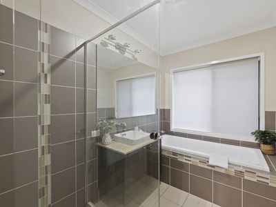 10 Saint Marys Close, Doolandella