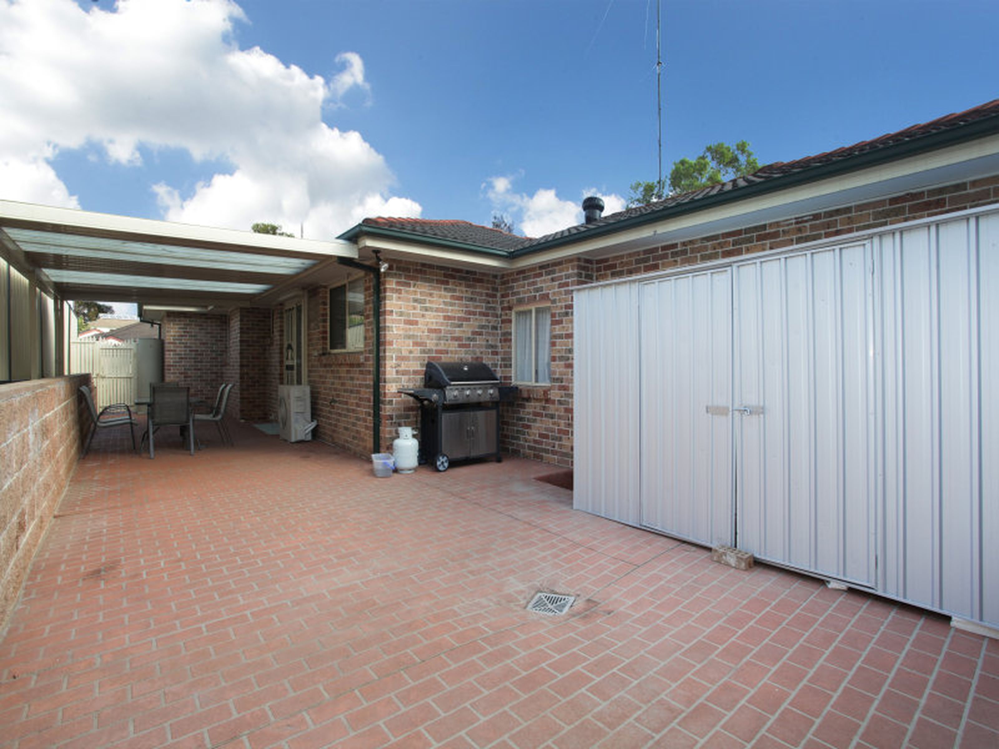 1 Barronfield Drive, GLENMORE PARK
