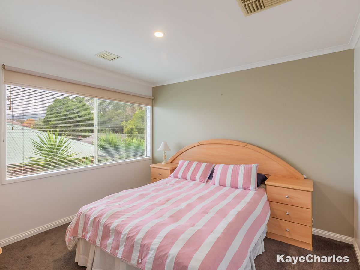 16 Highton Court, Beaconsfield