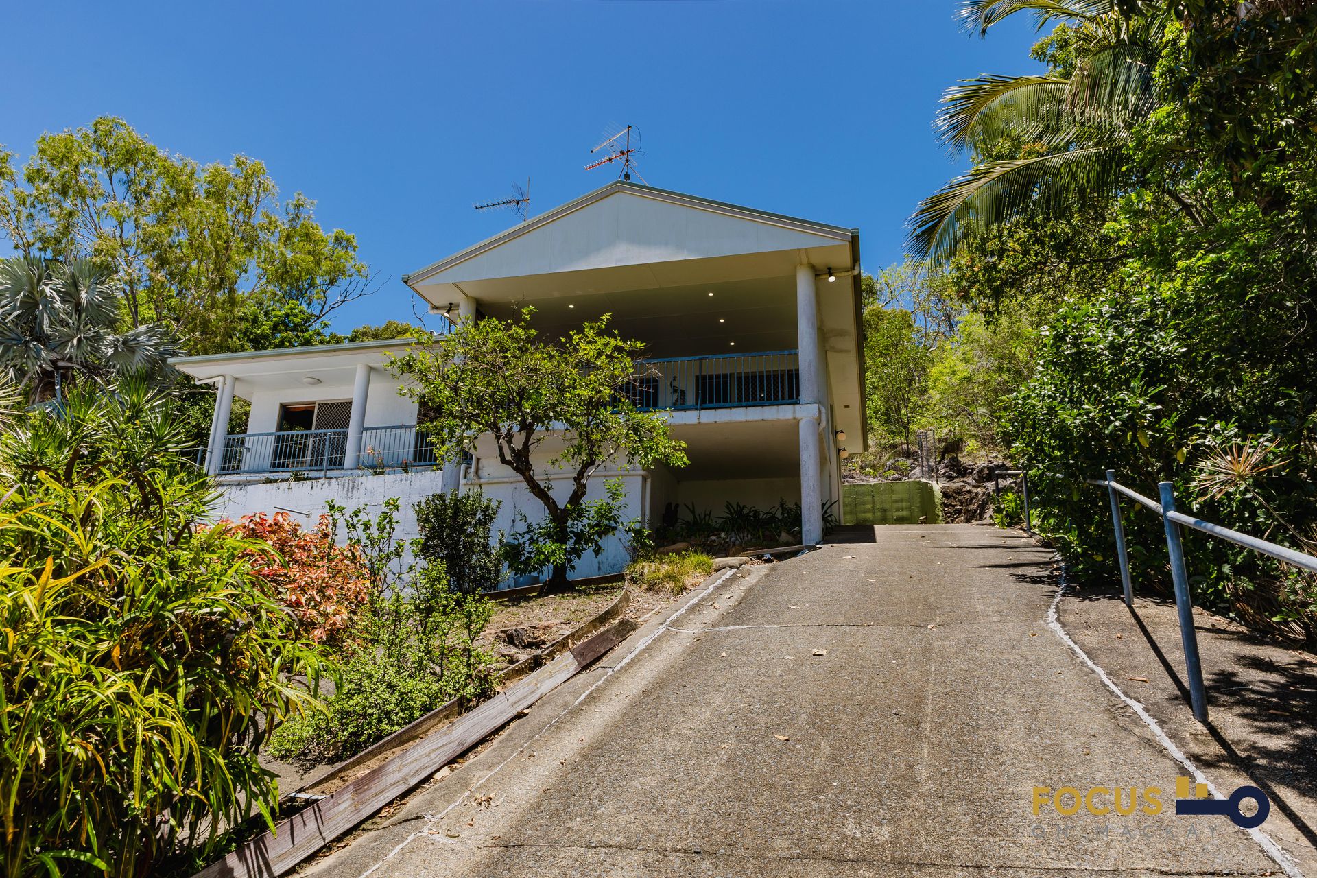 13 Coconut Grove, Ball Bay