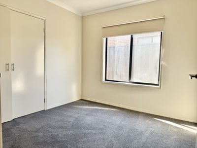 2 Salvinia Street, Manor Lakes