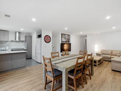 7 Reflection Boulevard, Jindalee