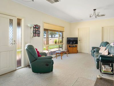 293 Church Road, Woodstock On Loddon