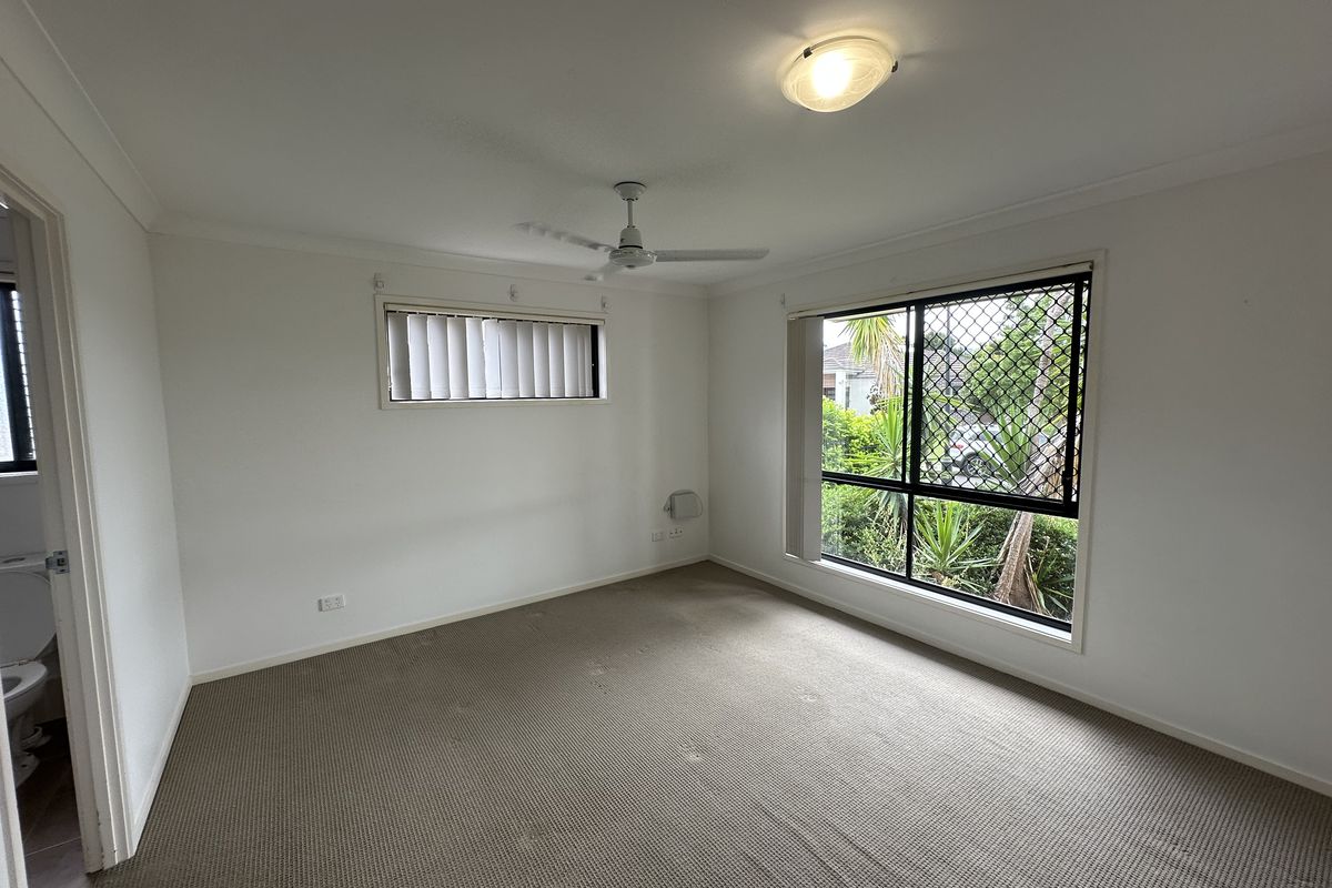 8B Koel Court, Warner