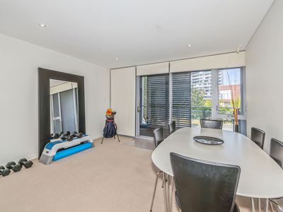 4 / 39 Bow River Crescent, Burswood